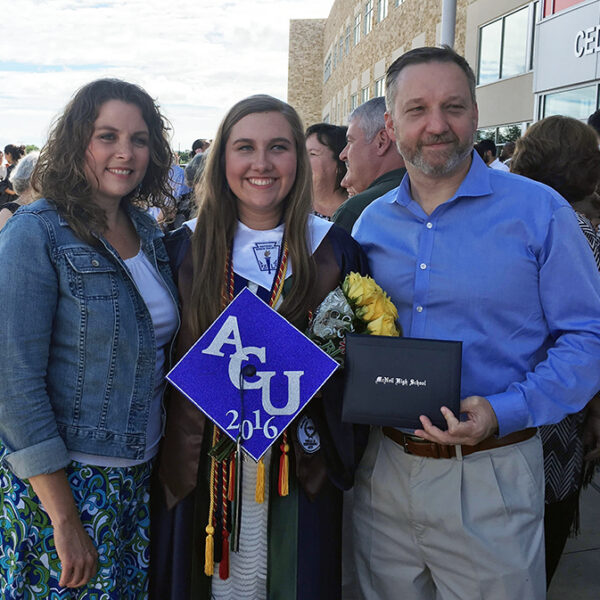 Scott (’91) and Melissa (Buse ’91) Warner with daughter Bailey