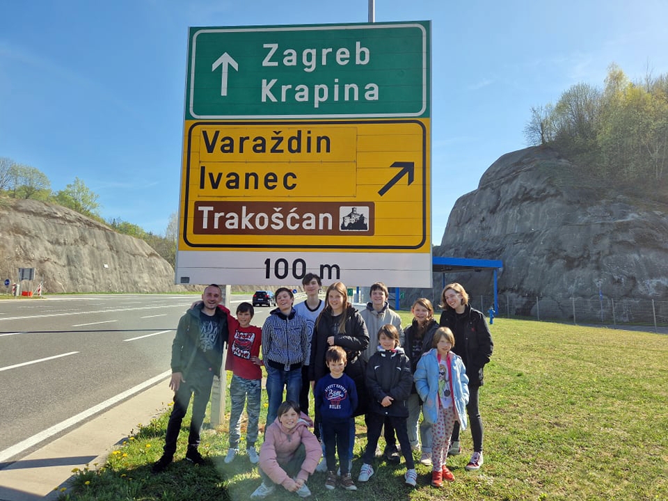 The children’s final destination was the Croatian capital Zagreb, where members of the Kušlanova Church of Christ helped them settle into a new temporary home.