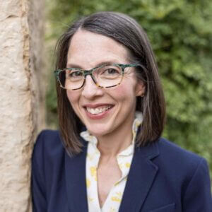 Jennifer Schroeder Headshot