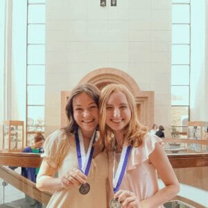 Skyler Gill and Gracyn McGathy at the University Scholars ceremony last week.