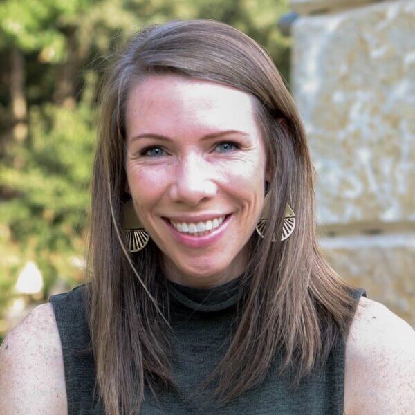 Shannon Kaczmarek Headshot